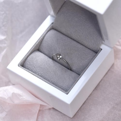 Nežný zlatý prsteň so salt and pepper diamantom Aghate