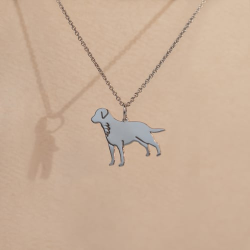 Strieborný prívesok v tvare psa s gravírom Labrador Retriever