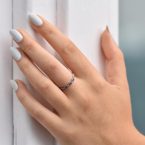 Nežný eternity prsteň zo zlata s modrými diamantmi Jelani