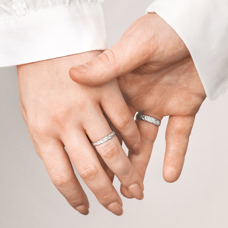 Zlaté svadobné obrúčky s nerovným povrchom Zena 155665