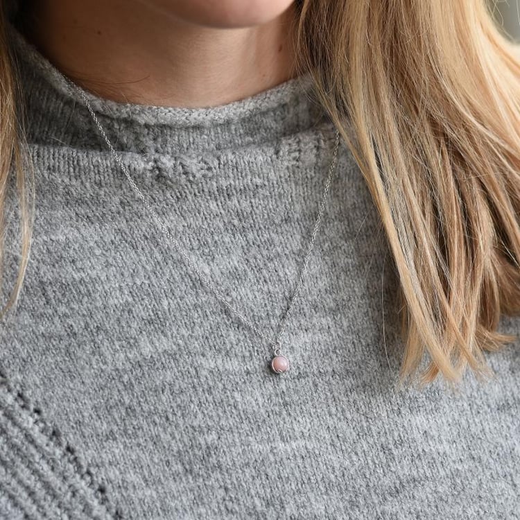 Zlatý náhrdelník s cabochon ružovým opálom 51205