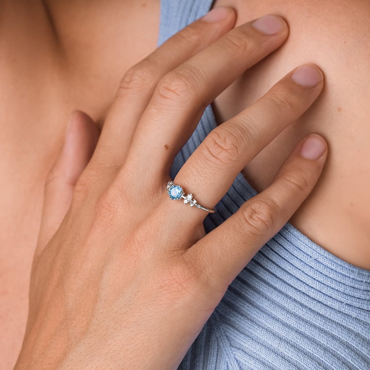 Zásnubný prsteň so švajčiarskym topazom a diamantmi Olha 156522