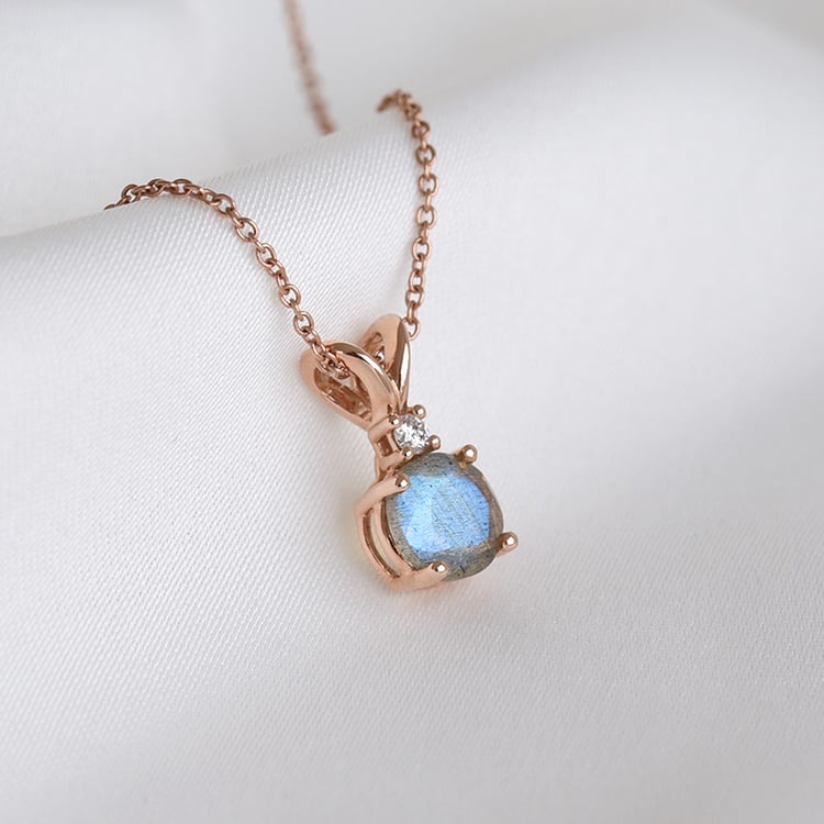 Prívesok s labradoritom a diamantom 78385