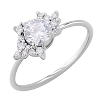 Atypický cluster zásnubný prsteň s moissanitom a lab-grown diamantmi Loreine