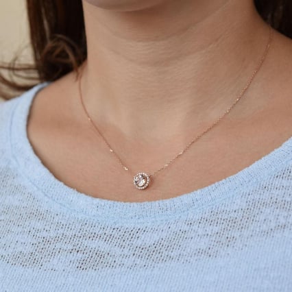 Náhrdelník s 1.5ct morganitom a diamantmi Parviz