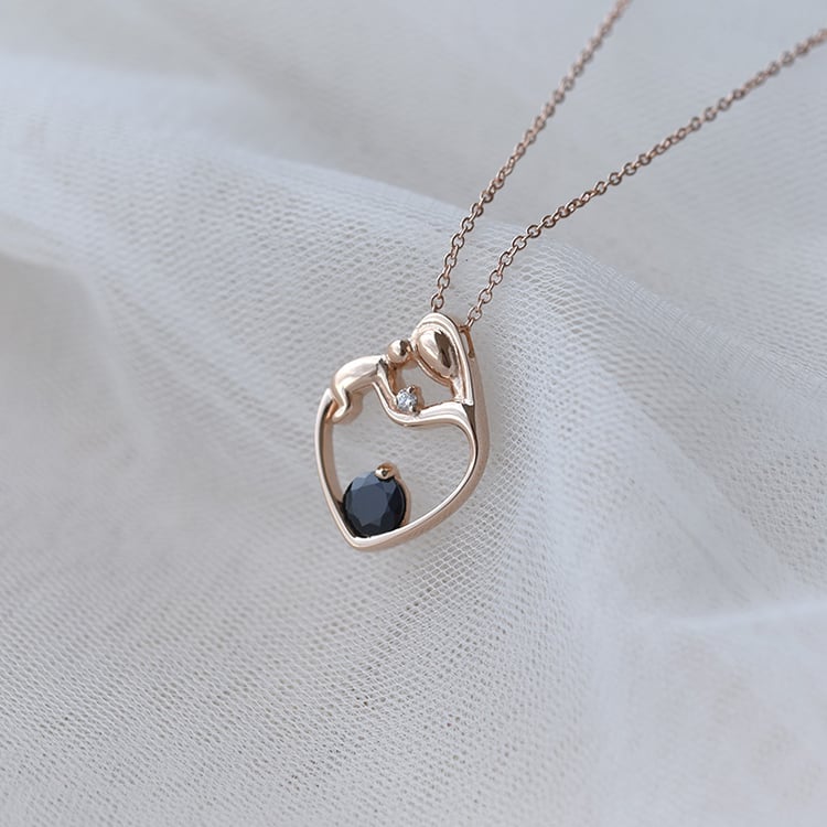 Zlatý prívesok matka s dieťaťom sa zafírom a diamantom 70954