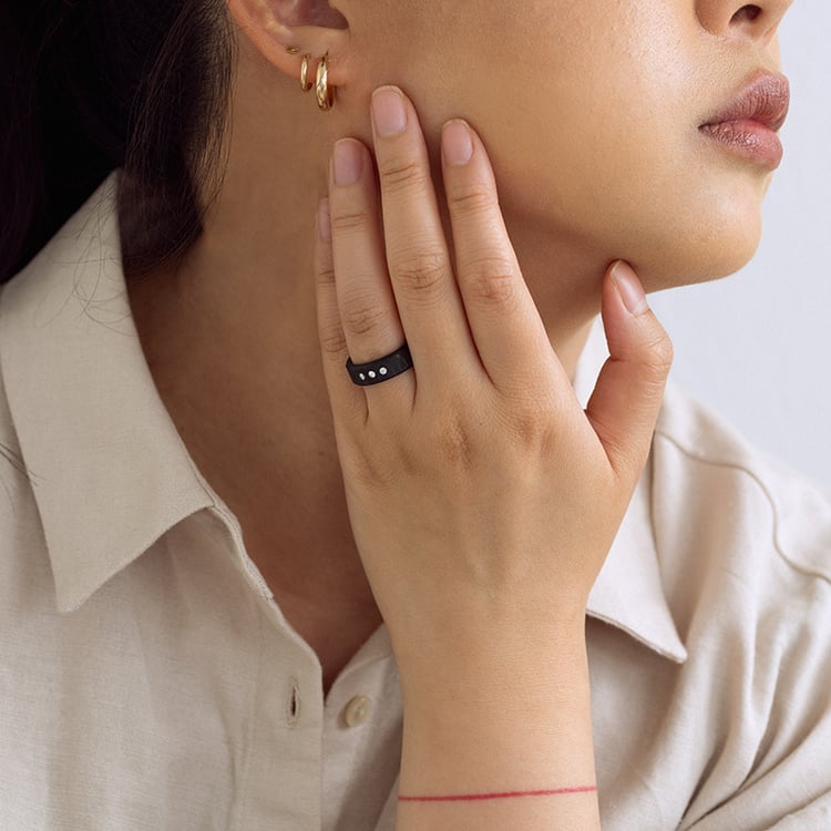 Ploché karbónové svadobné obrúčky s diamantmi Mamie 124593