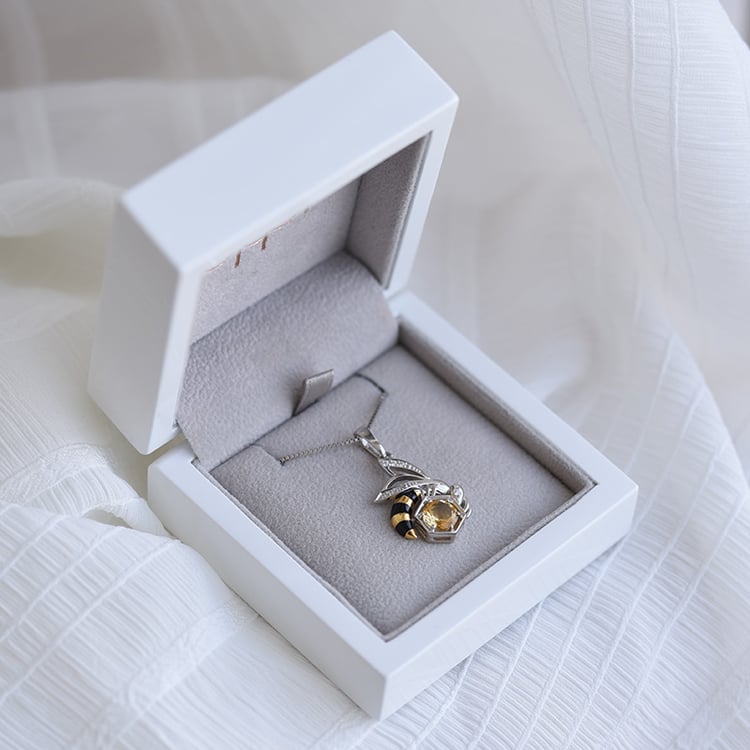 Prívesok so včelou a citrínom 64057