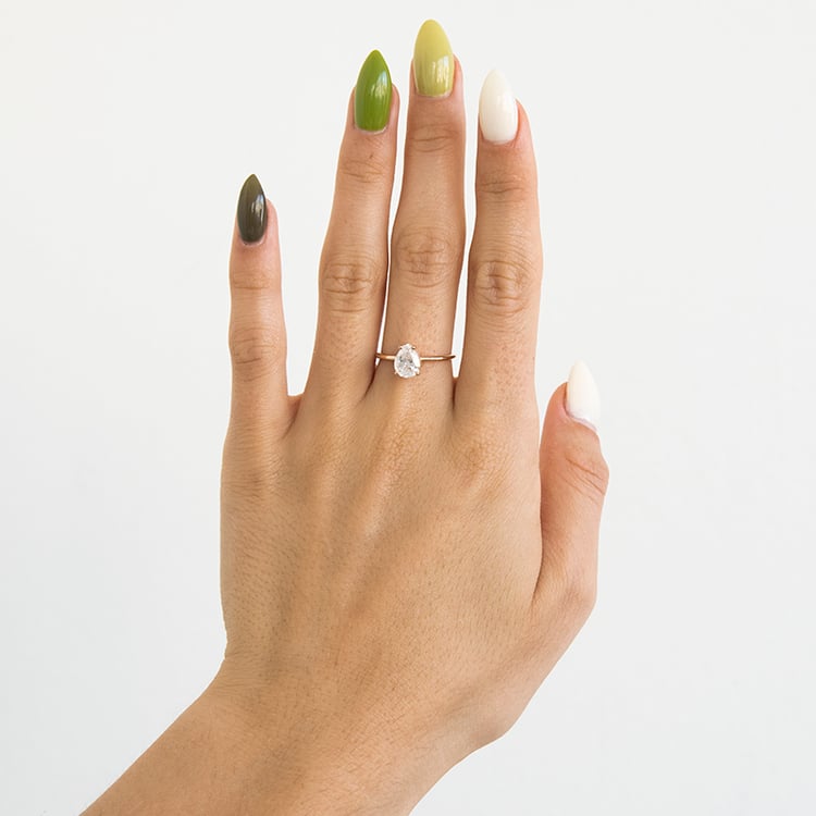 Zásnubný prsteň s pear moissanitom s výberom veľkosti Cooley 110240