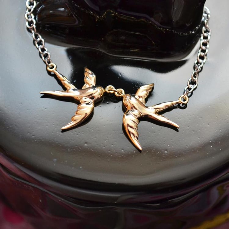 Strieborný náhrdelník s lastovičkami 8313