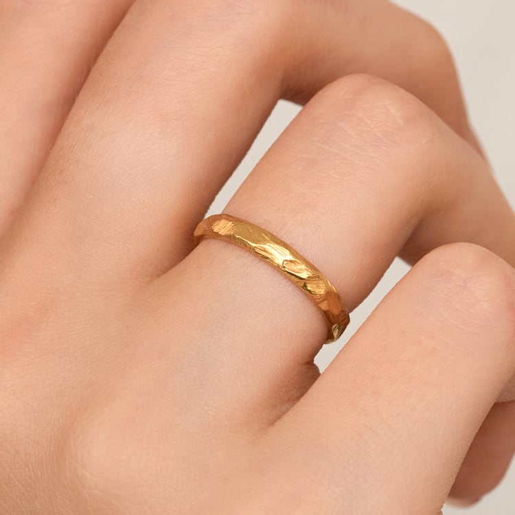 Tepané svadobné obrúčky so škriabanym povrchom 158866