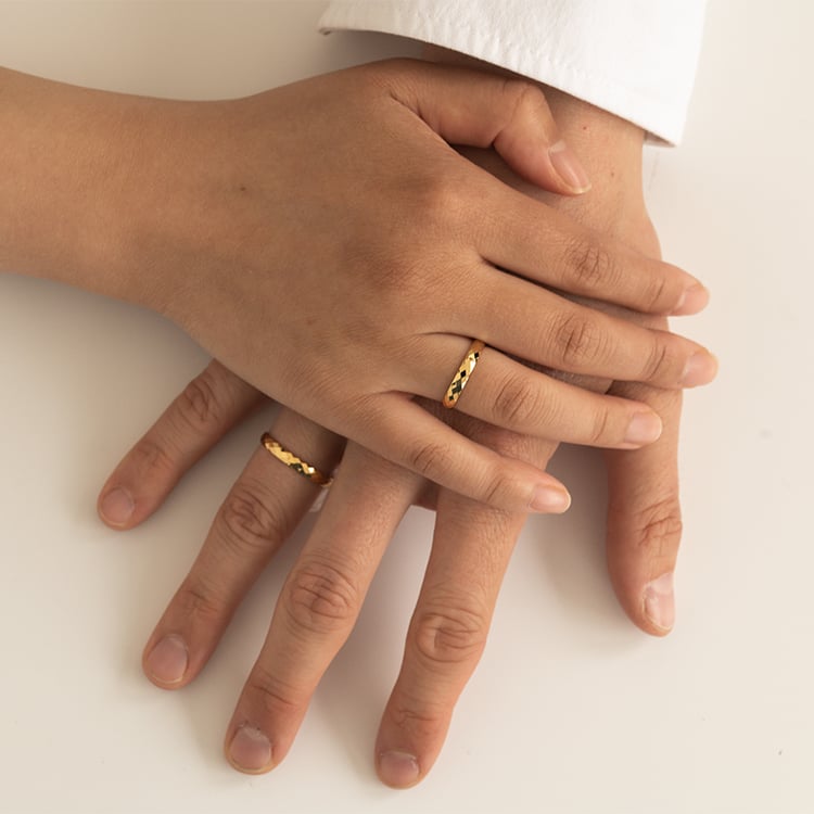 Zlaté svadobné obrúčky so vzorom Sumi 121671