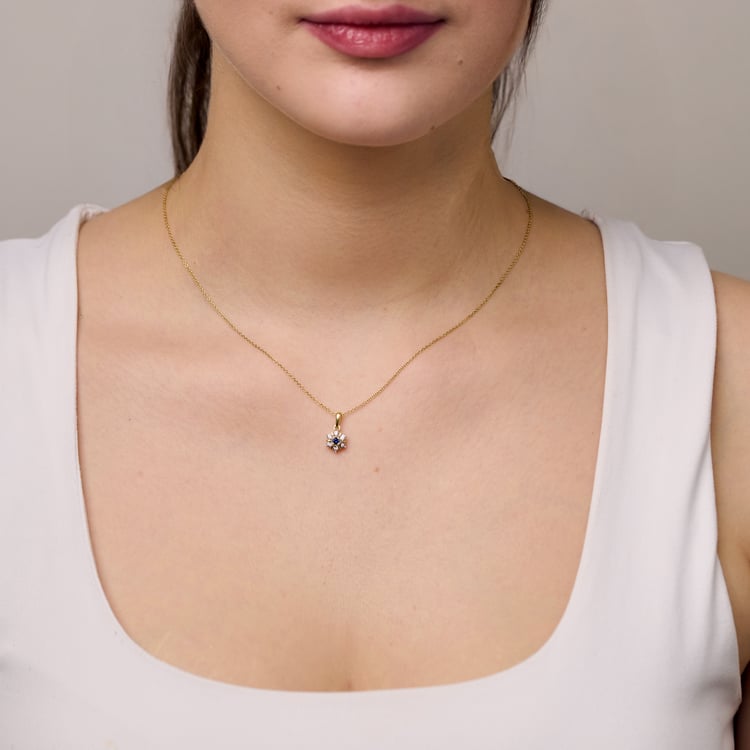 Elegantný prívesok v tvare kvetu so zafírom a prírodnými diamantmi Aarav 165457