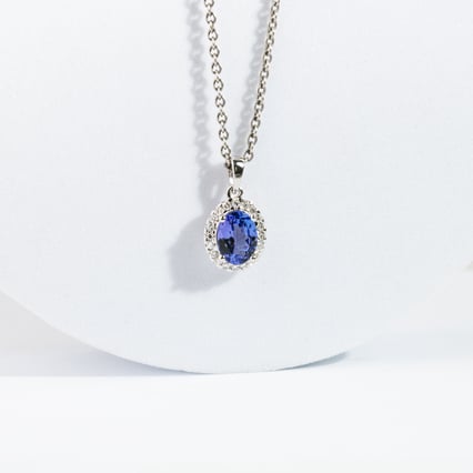 Prívesok s tanzanitom a diamantmi Maze