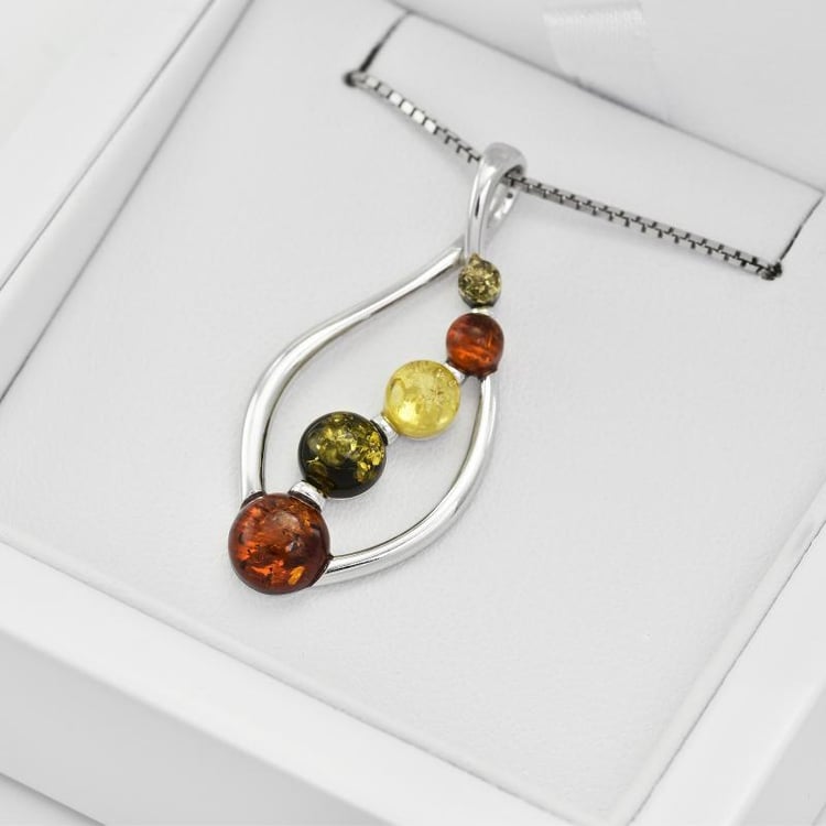 Jantárový prívesok 24633