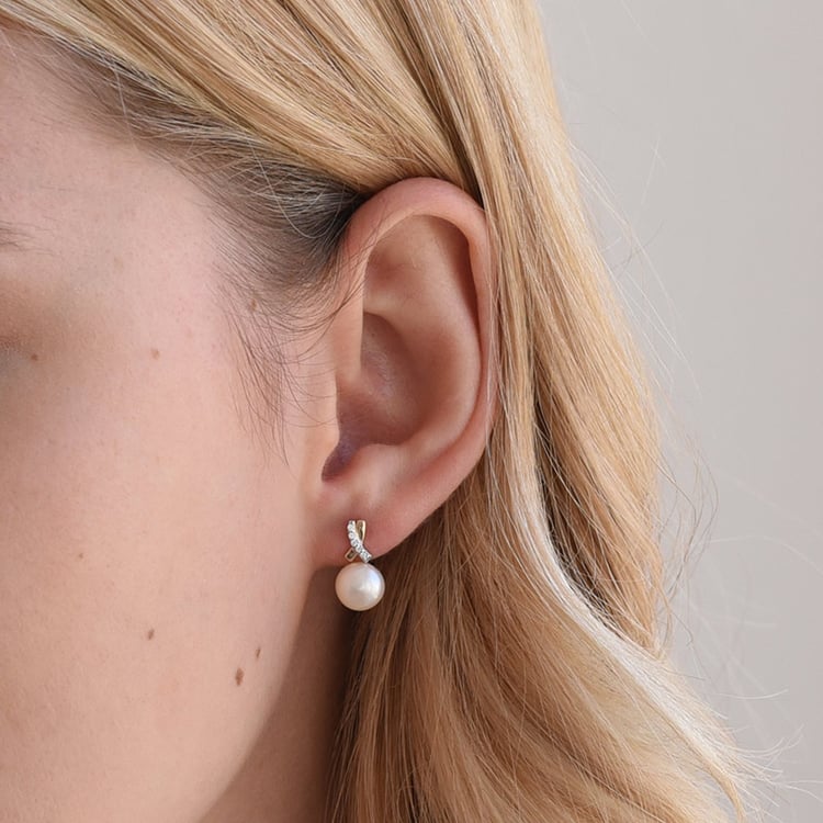 Sofistikované zlaté náušnice s perlami a zirkónmi 67614