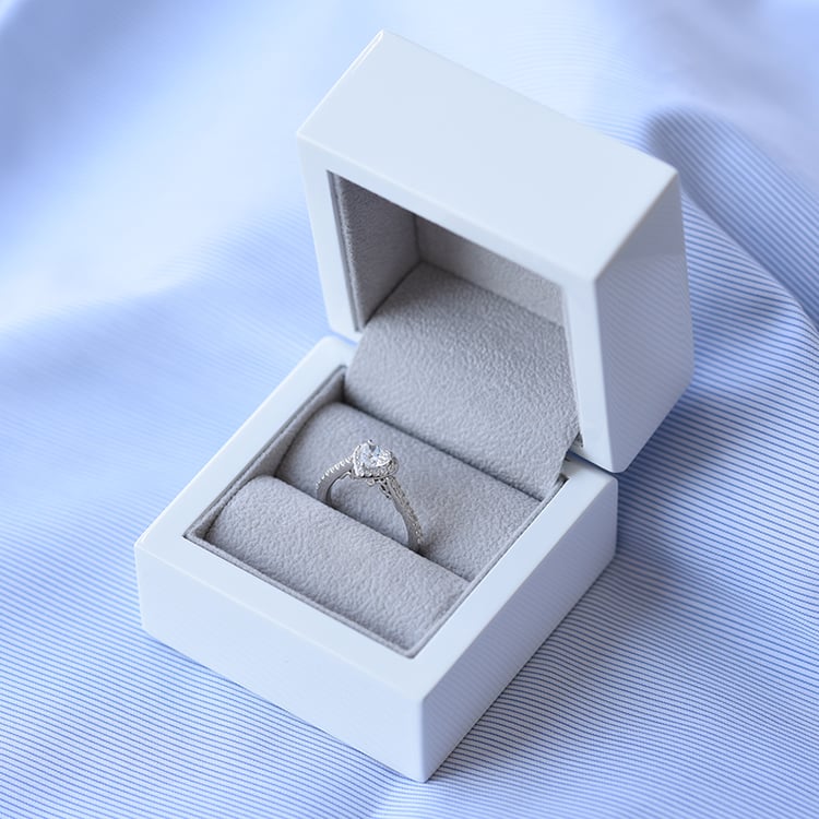 Zásnubný diamantový prsteň 60922