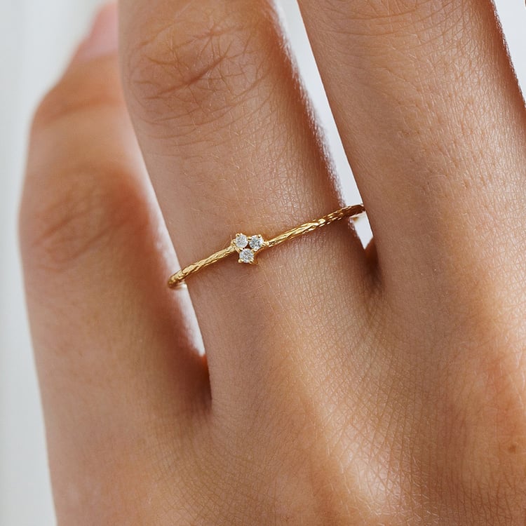 Strieborný diamantový prsteň s tepaným povrchom Milan 157791