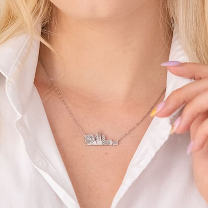 Strieborný náhrdelník mesta Londýn