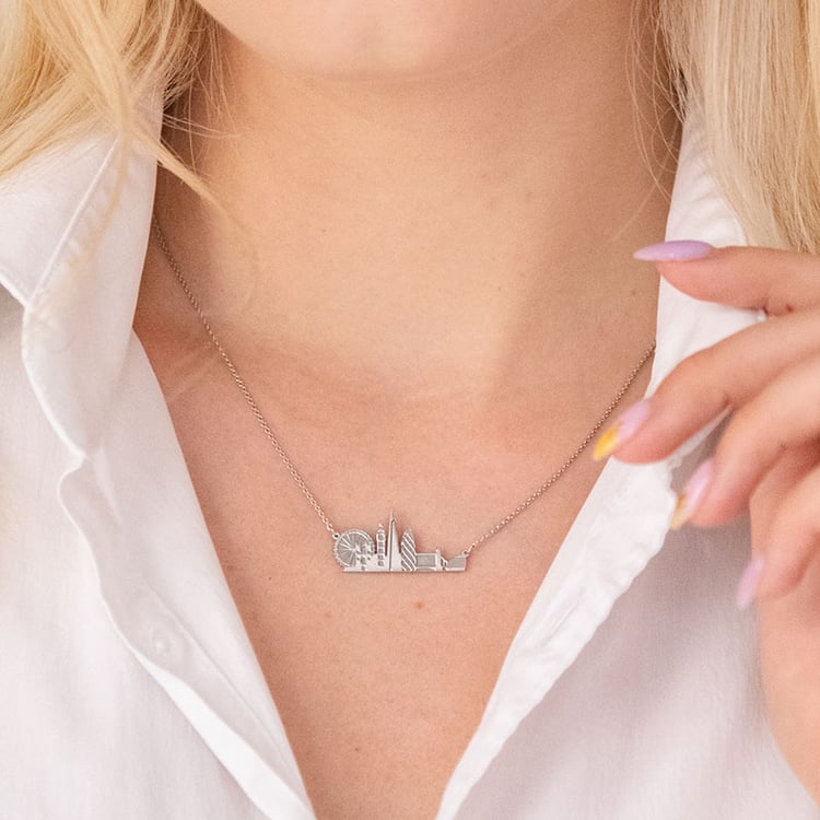 Strieborný náhrdelník mesta Londýn 107118