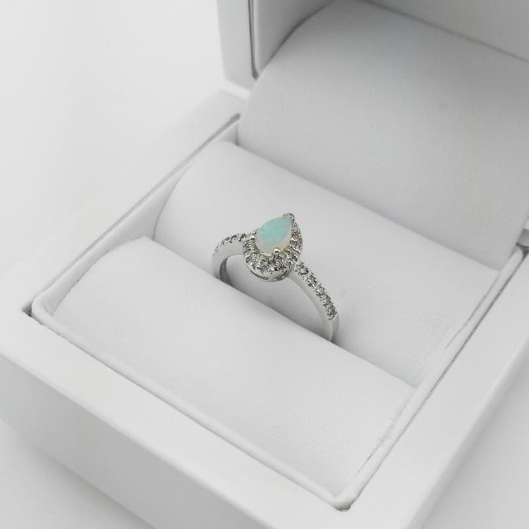 Prsteň s opálom 47405