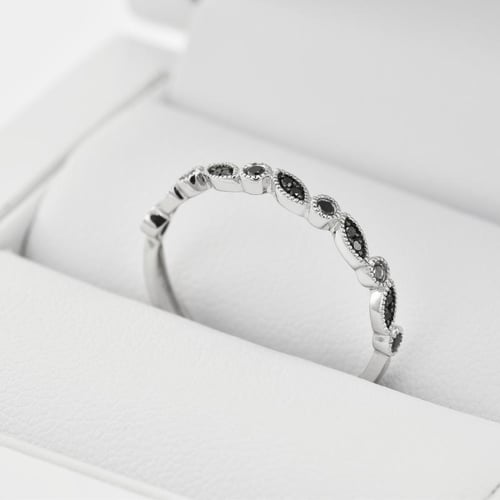 Čierne diamanty v zlatom eternity prsteni Lyla