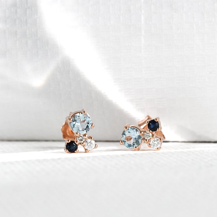 Strieborné cluster náušnice s akvamarínom, zafírom, mesačným kameňom a diamantom Kerrie 125254