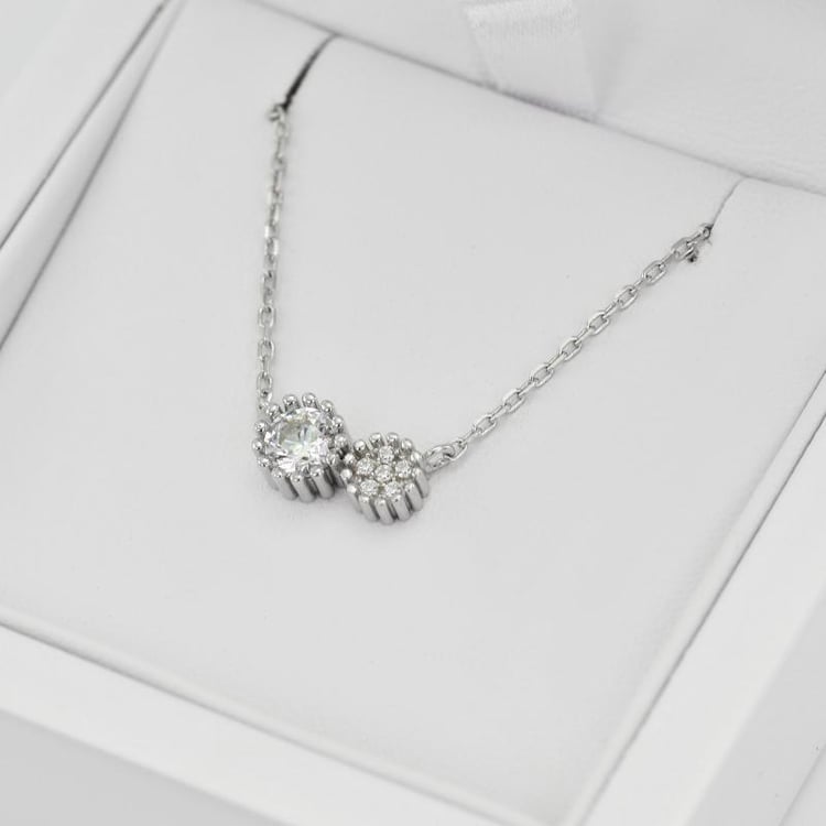 Strieborný náhrdelník 18879