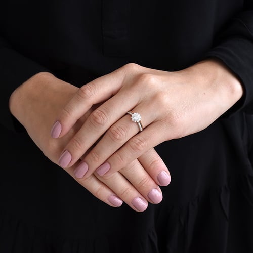 Zásnubný prsteň s diamantmi v tvare kvetiny Pola