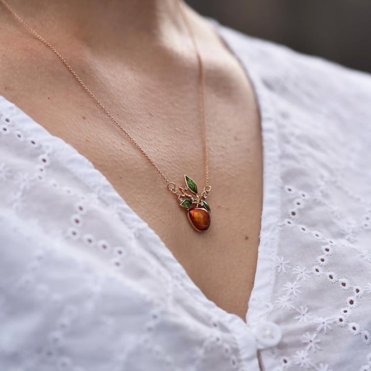 Diamantový náhrdelník s jablkom 43549