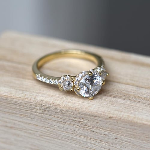 Noblesný zásnubný prsteň s lab-grown diamantmi Vevein