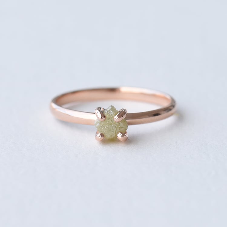 Prsteň s neopracovaným diamantom 74366