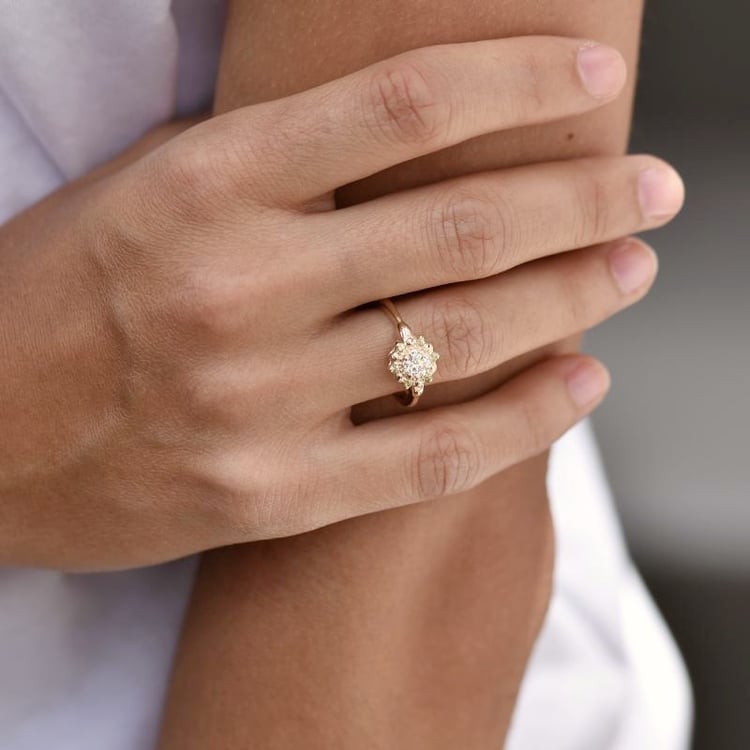 Zlatý prsteň s diamantom 107842