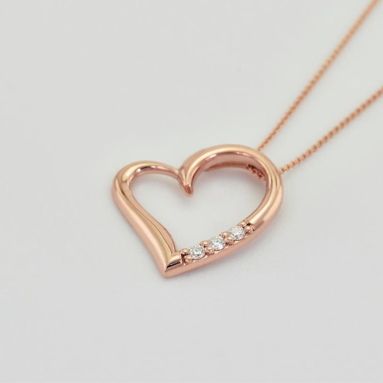 Strieborný prívesok srdce s diamantmi Janey 103498