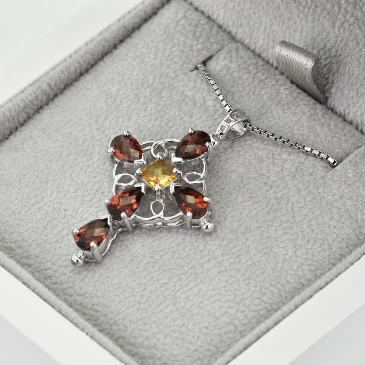 Granátový prívesok 38160