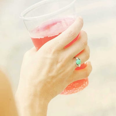 Strieborný prsteň so zeleným opálom a zirkónmi