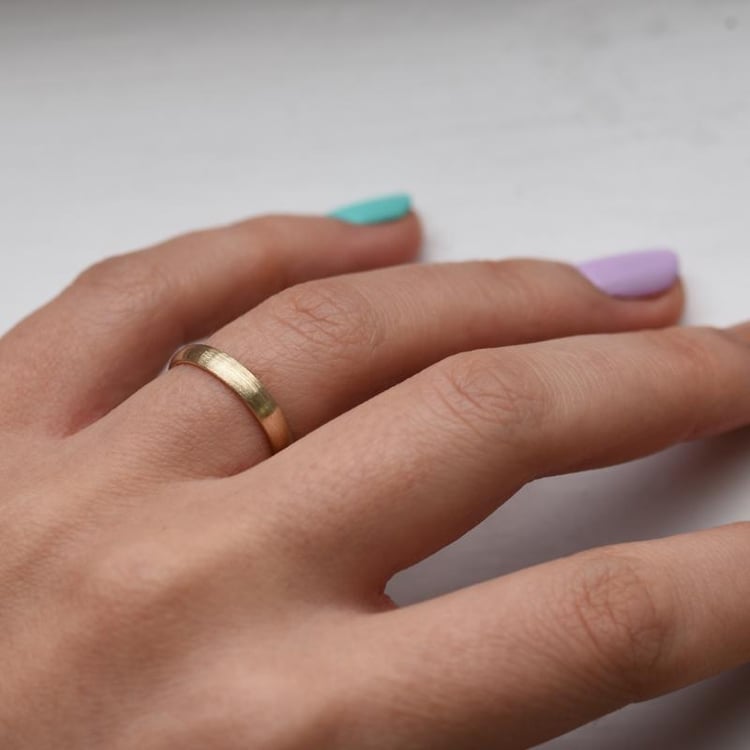 Komfortný svadobný dámsky prsteň 61603