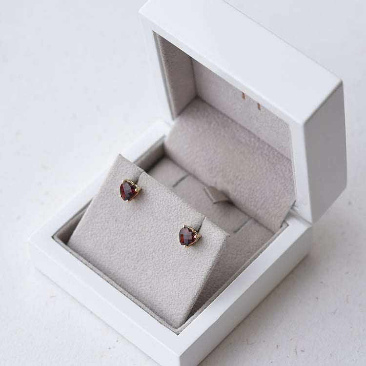 Srdiečka v zlatých náušniciach 69660