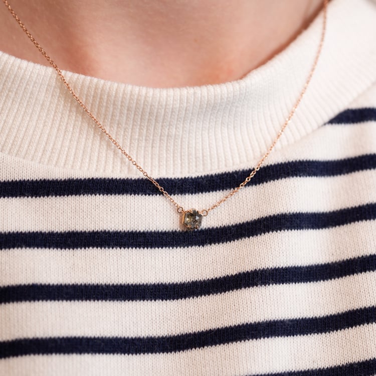 Náhrdelník so salt and pepper diamantom Caine 104791