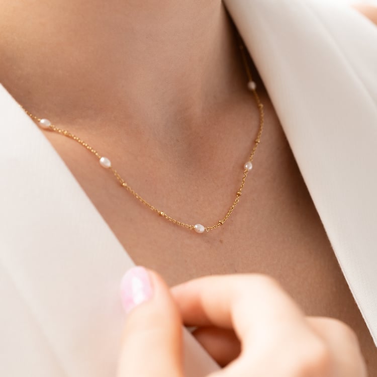 Strieborný náhrdelník s perlami Marcye 126770