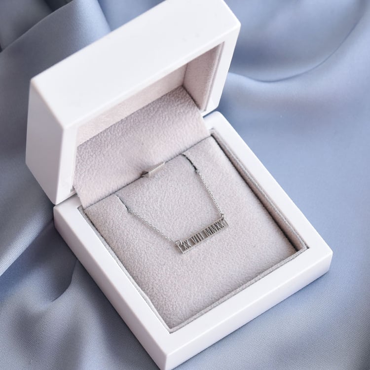 Zlatý náhrdelník s rímskym dátumom 78377