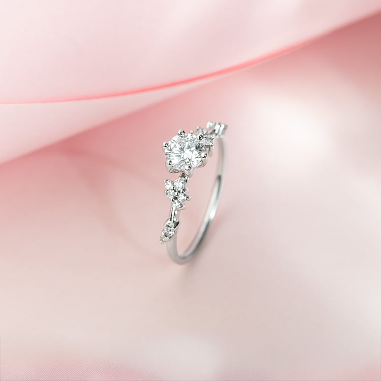 Romantický zásnubný prsteň s lab-grown diamantmi Therese 150199