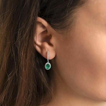 Smaragdové visiace náušnice s diamantmi Helen