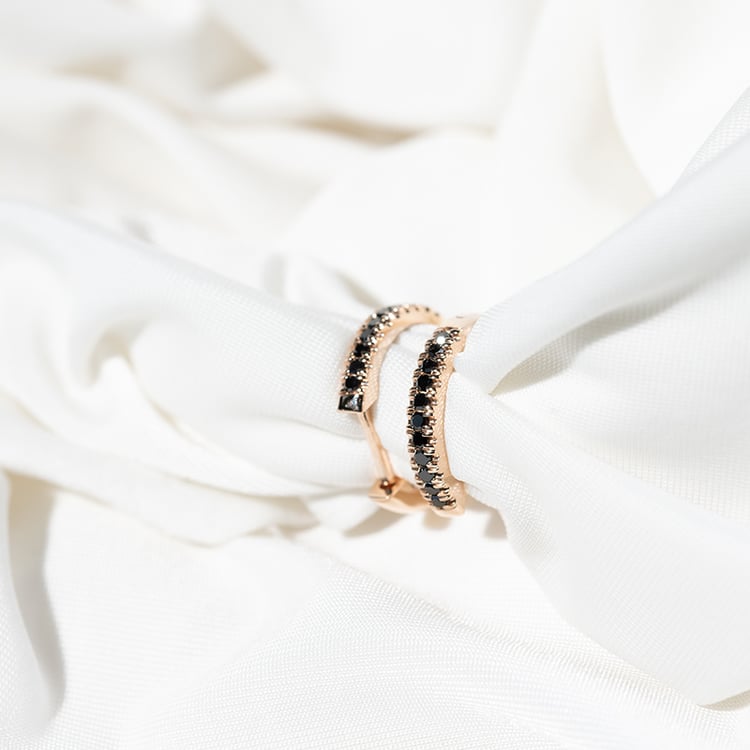 Kruhové náušnice s čiernymi diamantmi Carolin 131259