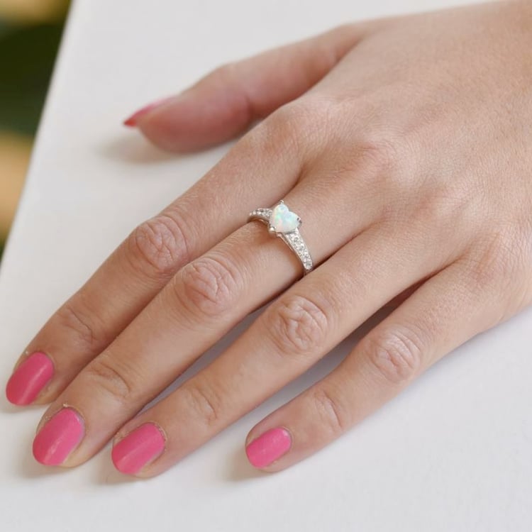 Prsteň s opálom 107227