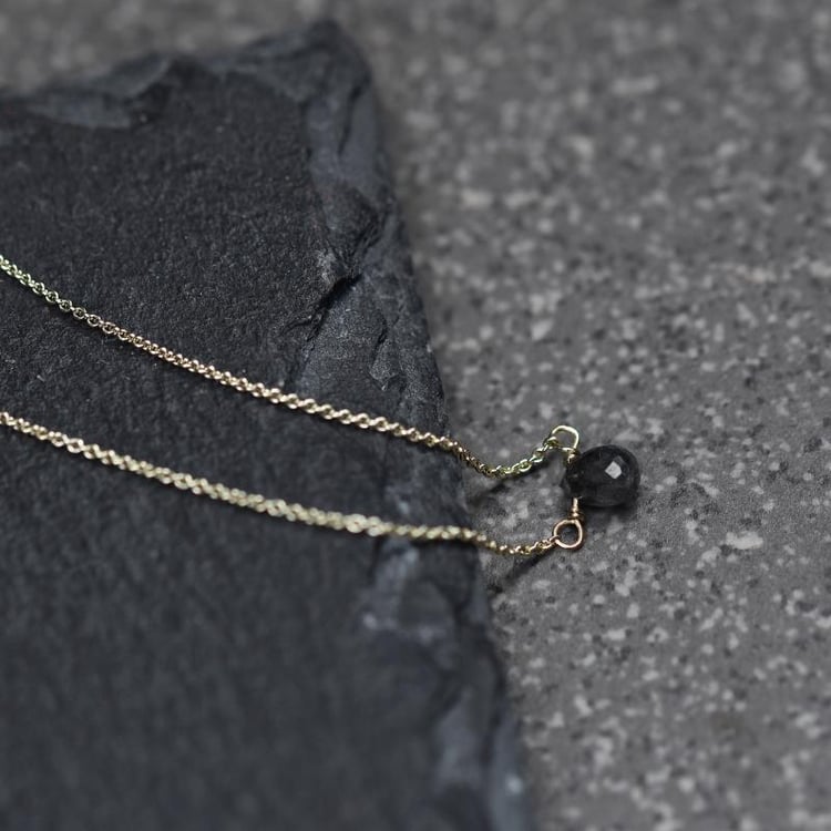 Minimalistický zlatý náhrdelník 31569