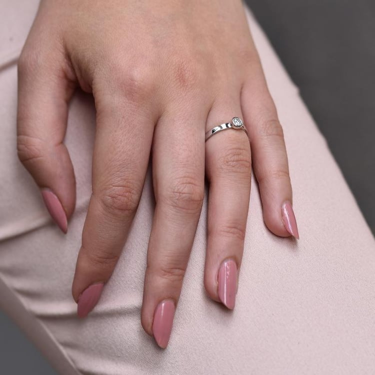 Zásnubný prsteň s diamantom 31777