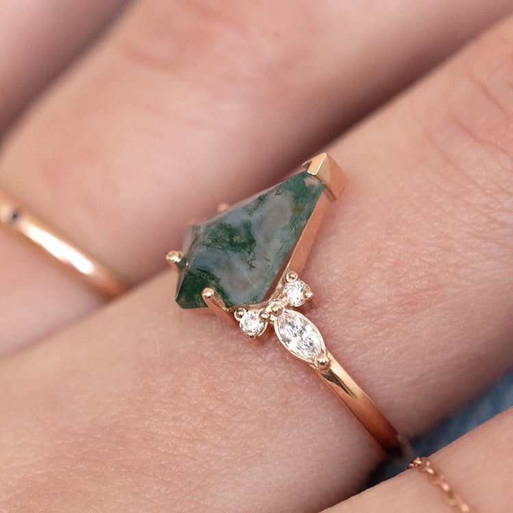 Okúzľujúci prsteň s machovým achátom Isabela 135140