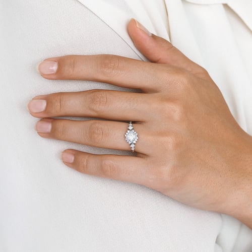 Zásnubný prsteň s 0.60ct IGI princess certifikovaným lab-grown diamantom Nairne