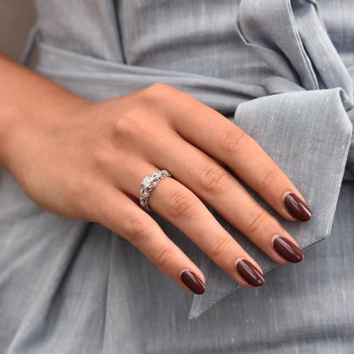 Vintage zásnubný prsteň s moissanitom a lab-grown diamantmi Chantal